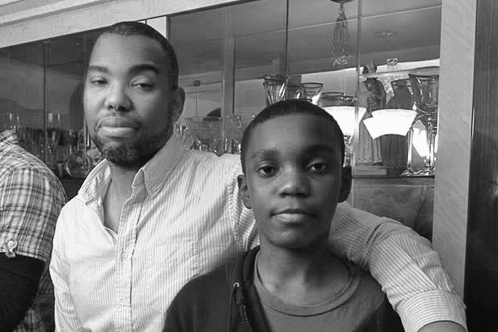 TA-NEHISI COATES con su hijo.